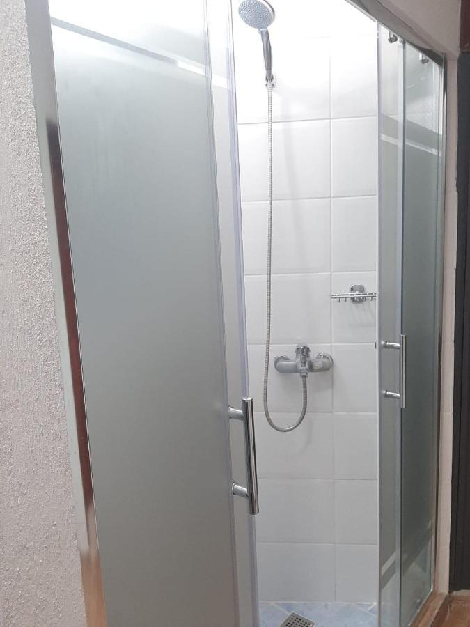 Gjirokastër Vrenjo Guesthouse מראה חיצוני תמונה