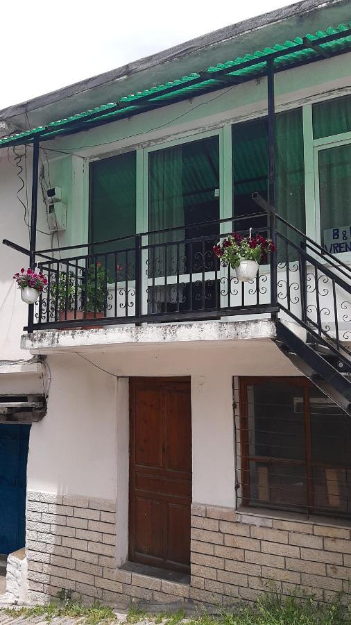 Gjirokastër Vrenjo Guesthouse מראה חיצוני תמונה