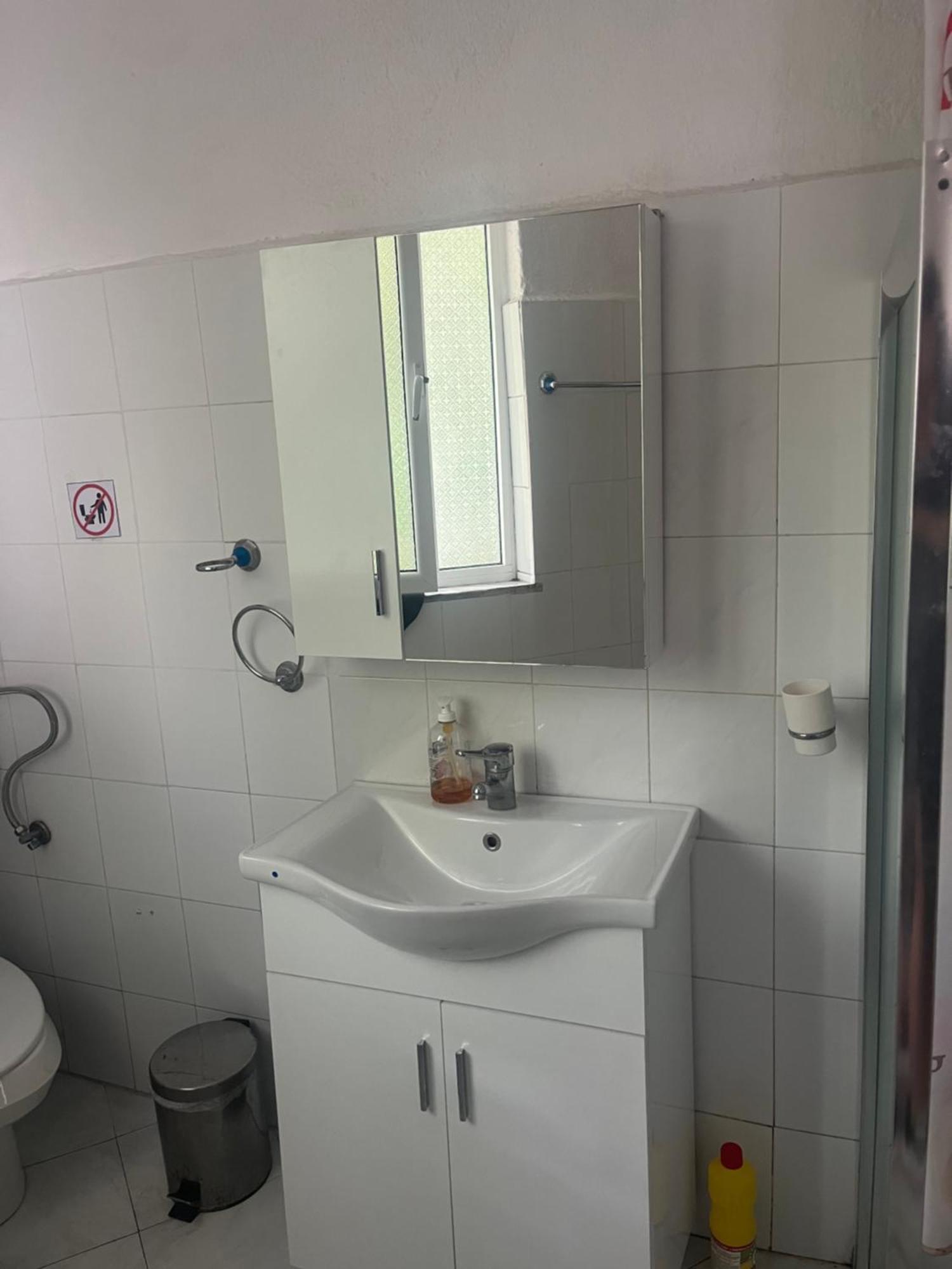 Gjirokastër Vrenjo Guesthouse מראה חיצוני תמונה