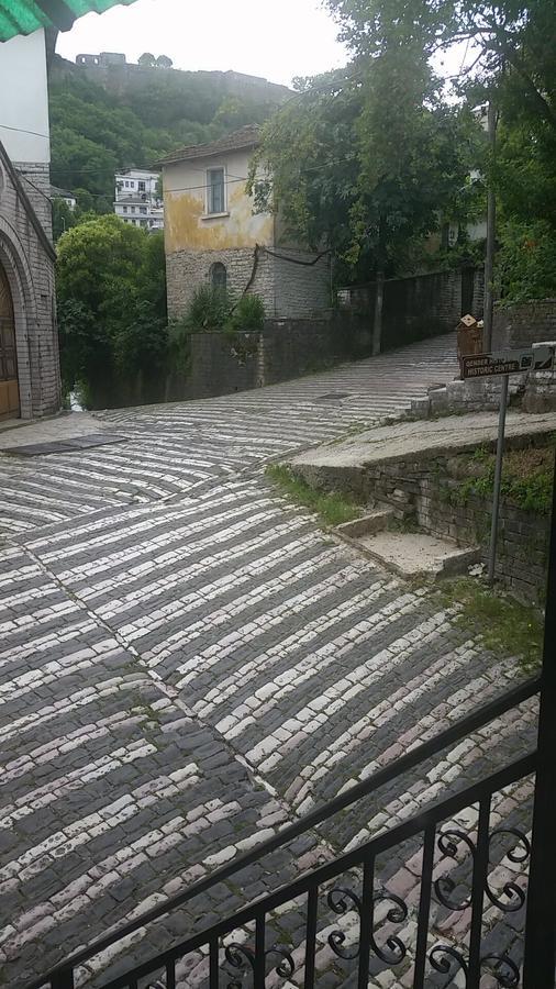 Gjirokastër Vrenjo Guesthouse מראה חיצוני תמונה